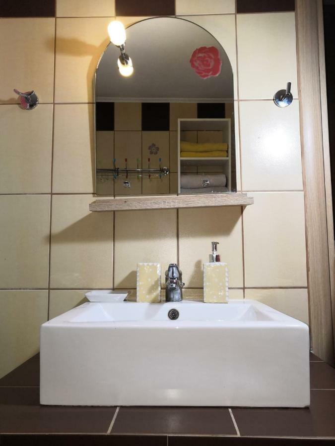 Brick Apartment Néa Péramos Esterno foto